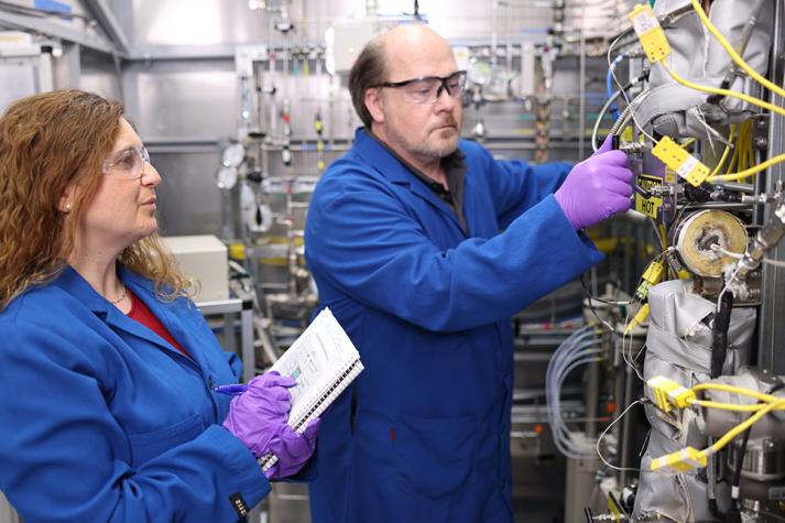 Hydrogenation lab at Air Products
