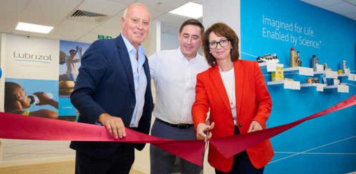 Ribbon cutting ceremony at Lubrizol's new office