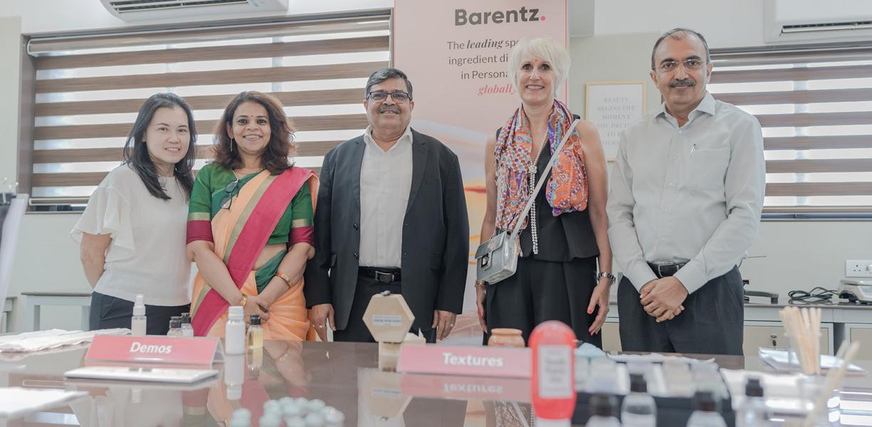 Opening ceremony at Barentz's new lab